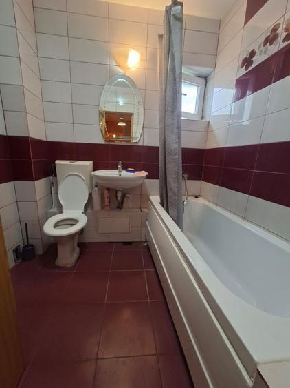 Apartament 3 camere decomandat, zona Pacurari