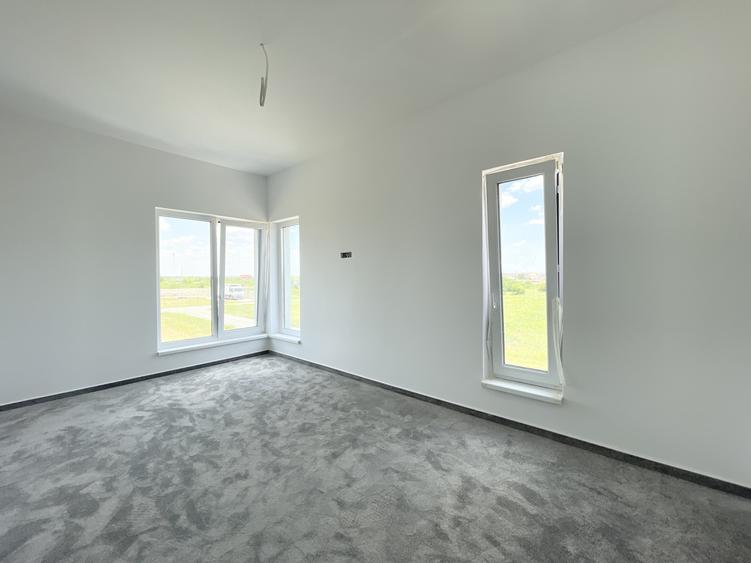 Duplex despartit - 3 camere - Mosnita Veche