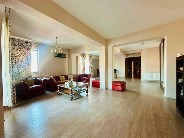 Duplex exclusivist cu lift privat - zona Polona - Eminescu
