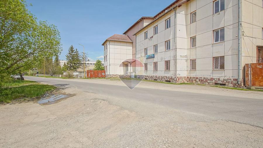CLADIRE CAZARE ANGAJATI/ALTE ACTIVITATI | 1.011 MP UTILI | BRASOV