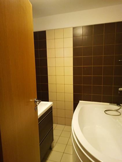 APARTAMENT CU 3 CAMERE ZONA LIPOVEI-Holdelor la 430 euro