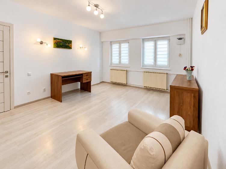 Garsonieră 38,04 mp | Bucătărie separată | Renovată integral/ Calea Călărașilor