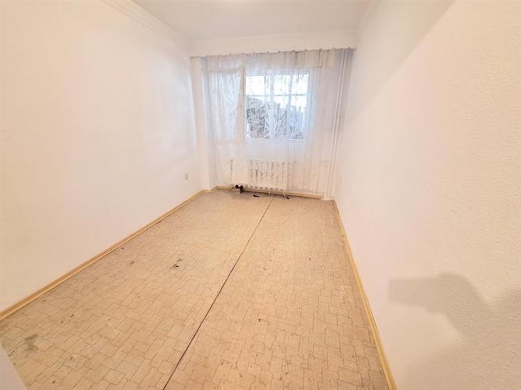 Apartament 3 camere decomandat zona Narcisa