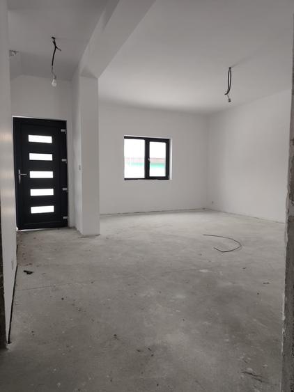 FARA COMISIOANE in Bolintin casa cu 5 camere P+1 asfalt curent 380v canal apa