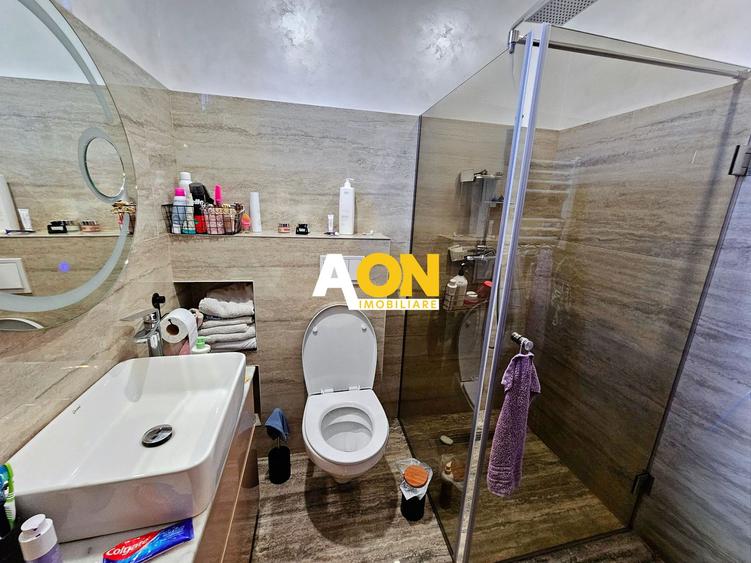 Casa renovata, 4 camere, 2 terase, mobilata, utilata, 568 mp teren
