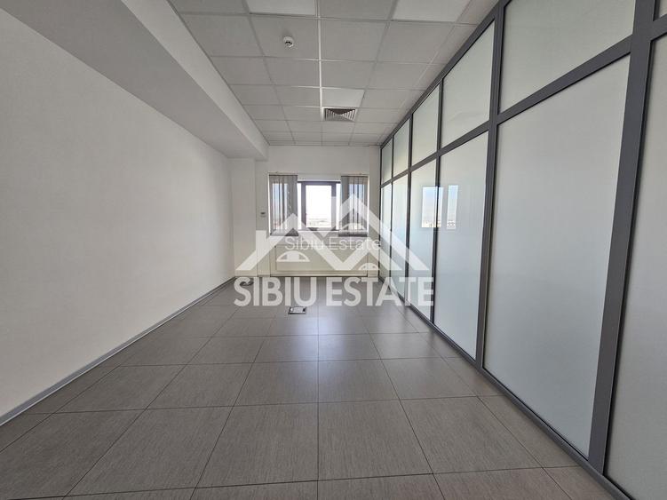 Spatiu de birouri de inchriat locatie centrala si vizibilitate buna - 24