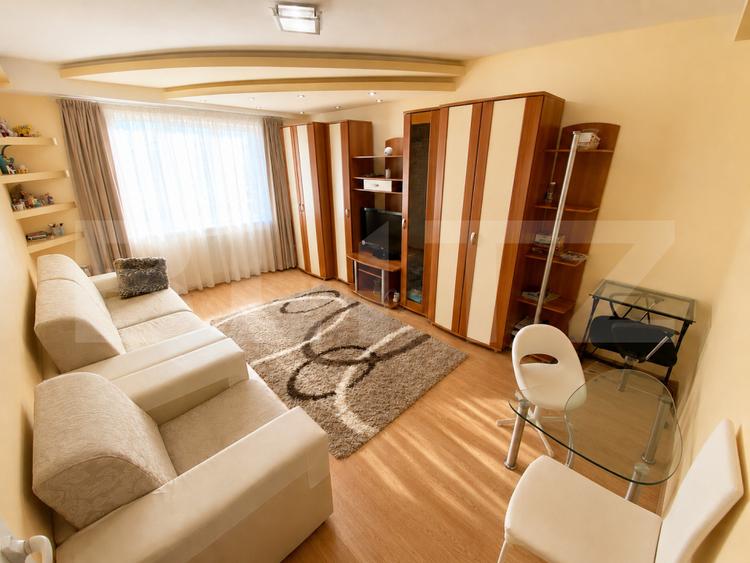 Apartament cu 1 cameră decomandată, 40 mp, balcon 7 mp, zona Parcul Colina