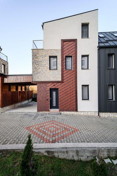 Duplex Cu Gradina si 2 Parcari in Buna ZIua