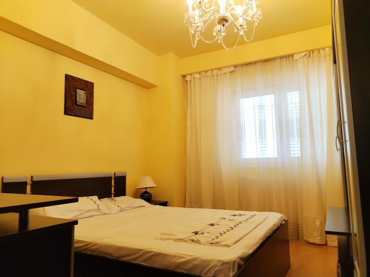 3 camere lux Universitate - KFC