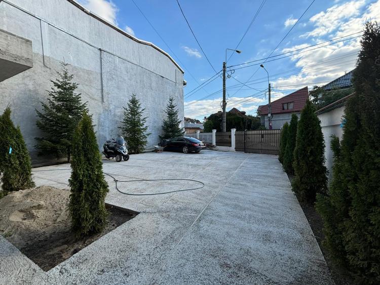 3 imobile distincte poziționate într-o curte cu teren de 715 mp-990 000 euro