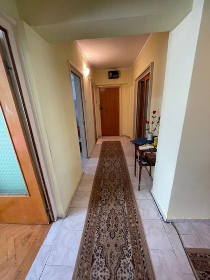 - Apartament 3 camere Calarasilor, suprafata totala 73mp