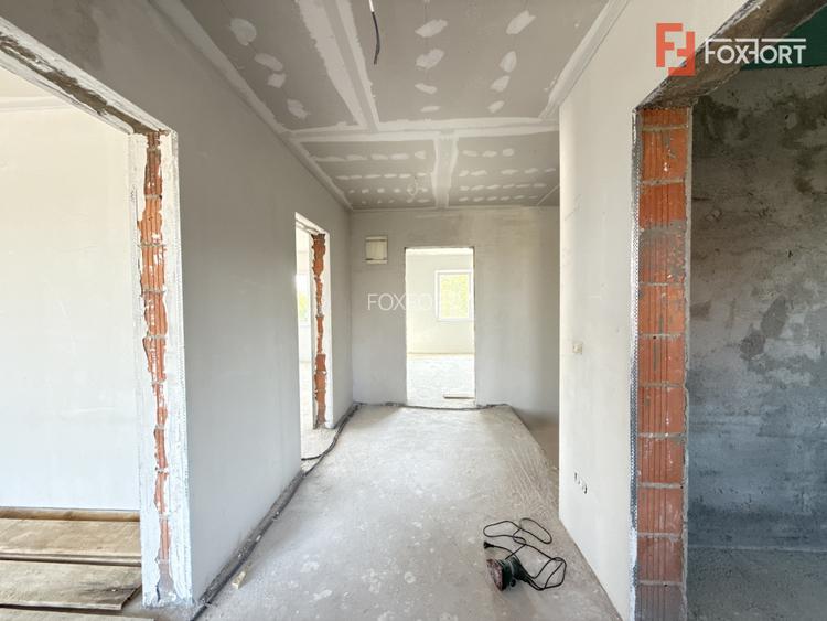 Casa individuala cu 5 camere | 501 mp teren | Toate utilitatile | Sacalaz