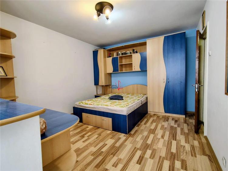 Apartament 3 camere decomandat in bloc reabilitat zona Ozana