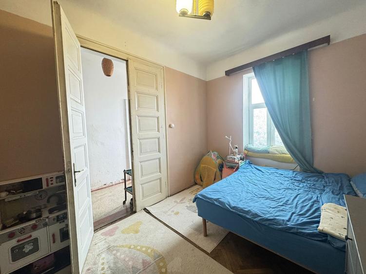 Apartament interbelic in zona Mihai Viteazul-103mp, et. 2/2