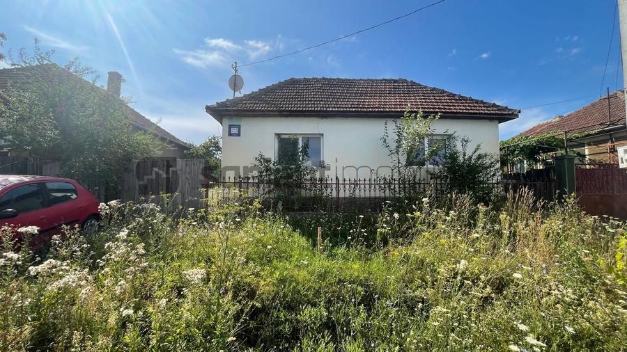 Casă bătrânească in Mierlău | Teren 2.000 mp | 20 min de Oradea