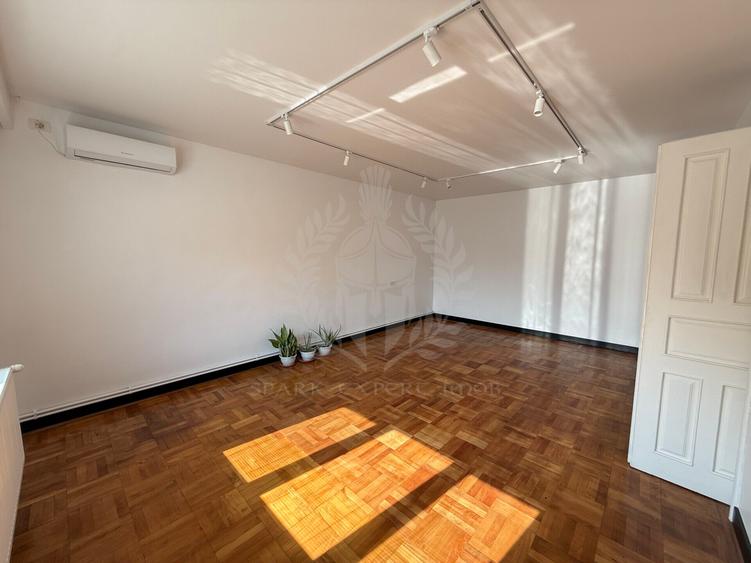 Spațiu comercial Birouri/ Notariat, Zona Centrala, Gh. Doja- Afi, Ploiești