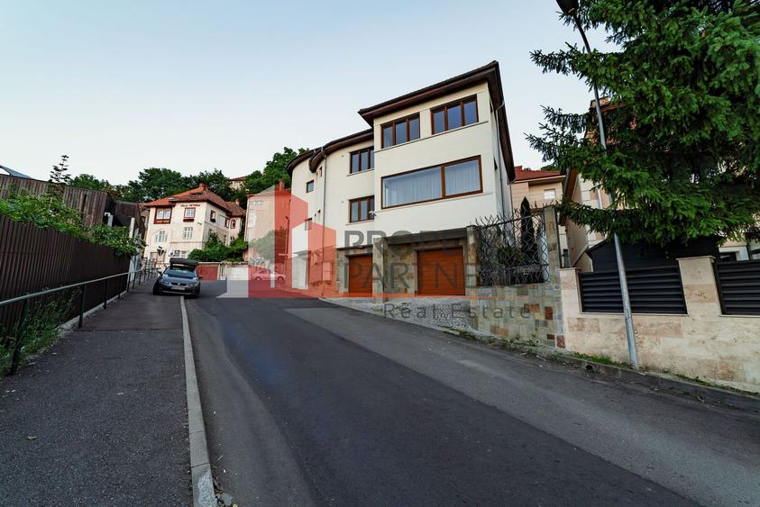 Apartament Duplex Elegant cu Terasă Panoramică – Dealul Cetății, Brașov