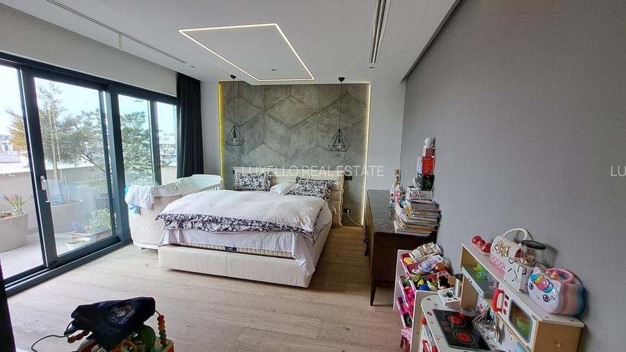 APARTAMENT 8 CAMERE CU SCARA INTERIOARA TIP LOFT -ULTRA LUX - 58