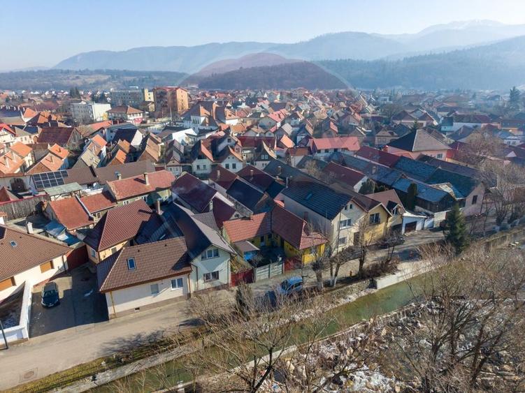 Oportunitate: casă la preț de apartament in Cristian