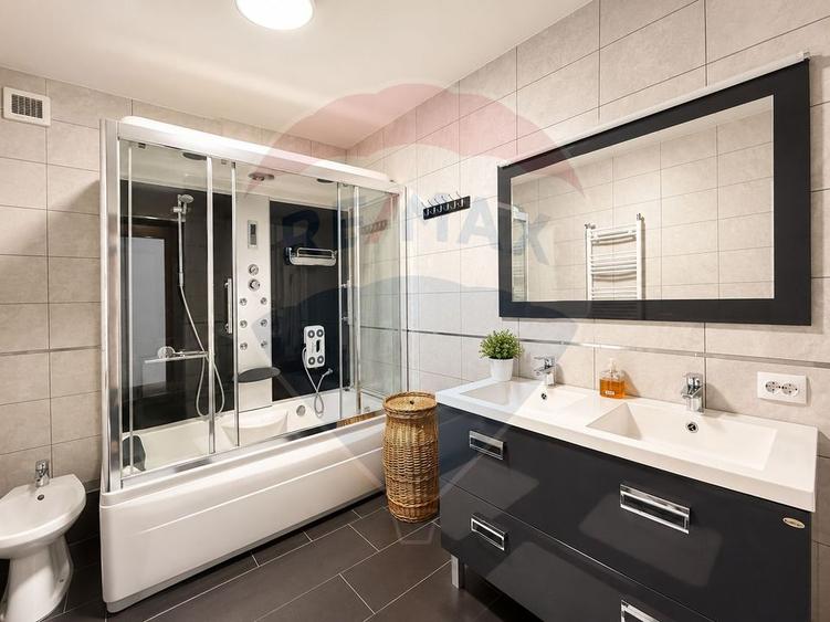 Casa / Vila cu 7 camere de vanzare in Ovidiu Sud Constanta