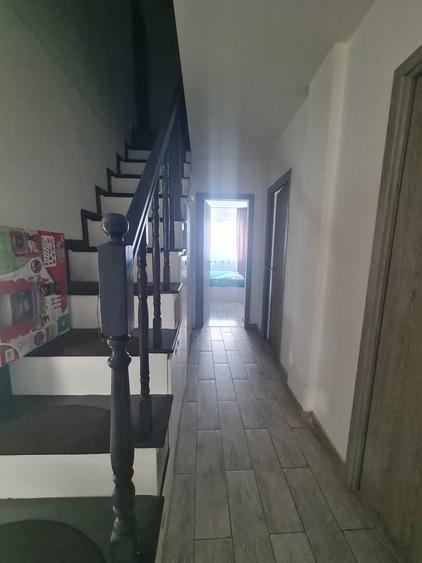 Casă 4 dormitoare + garaj | Panouri fotovoltaice | Izvor