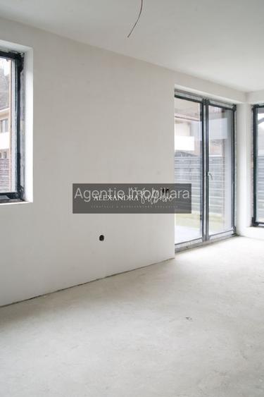 Duplex 4 camere DECOMANDATE, 120 mp utili, 180 mp curte, P+ET+POD - 50