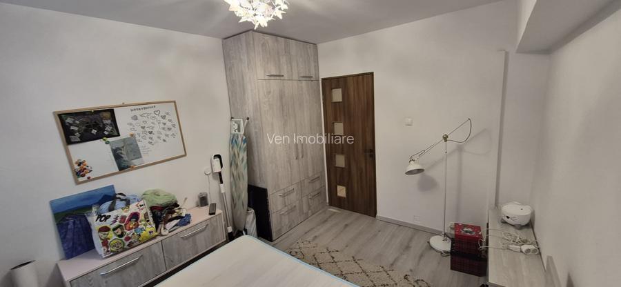 Apartament 2 camere , decomandat, et. 3, strada  Andrei Muresanu - 9