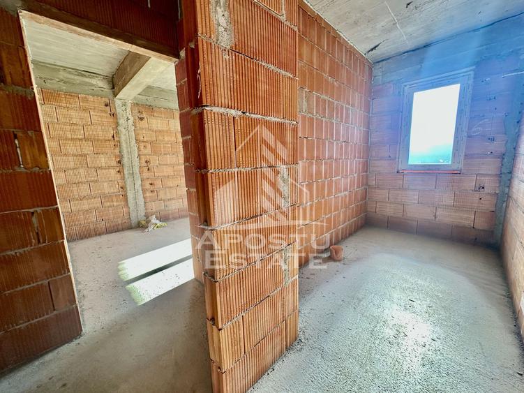 Casa individuala cu 4 camere, bucatarie inchisa, zona Planetelor