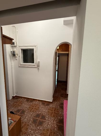 Garsoniera de inchiriat - Piata Romana