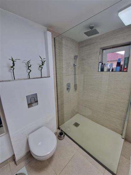 Apartament 4 camere decomandat zona Calea Cisnadiei
