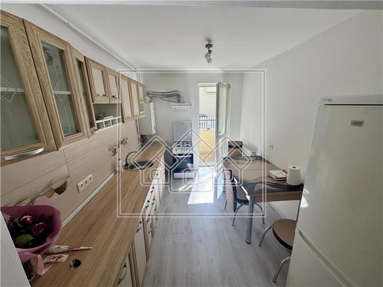 Apartament mobilat modern, 2 camere, gradina