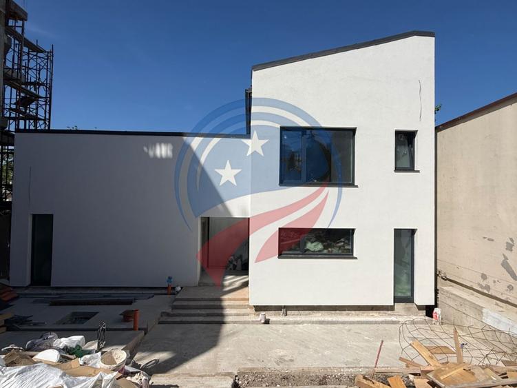 Vila de lux/ ultracentral/ Craiova