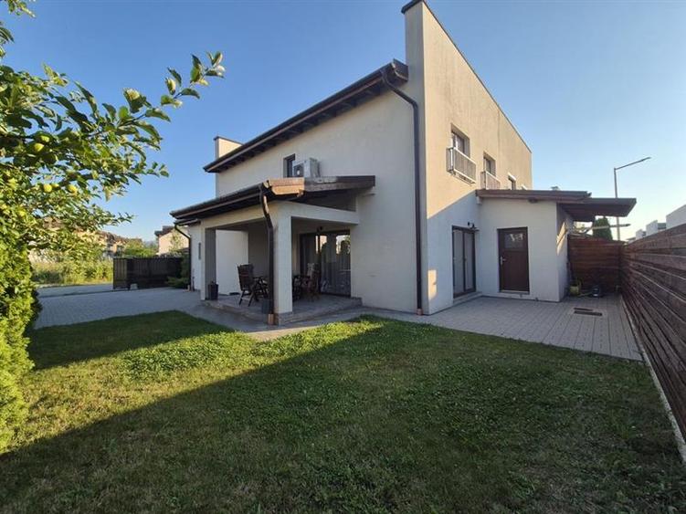 Casa moderna 4 camere 120 mpu | curte individuala in Selimbar