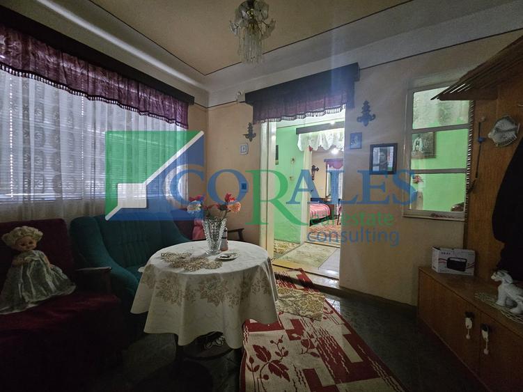 Casa Individuala, la intrarea in Ghiroda, CF de TM. Gradina generoasa