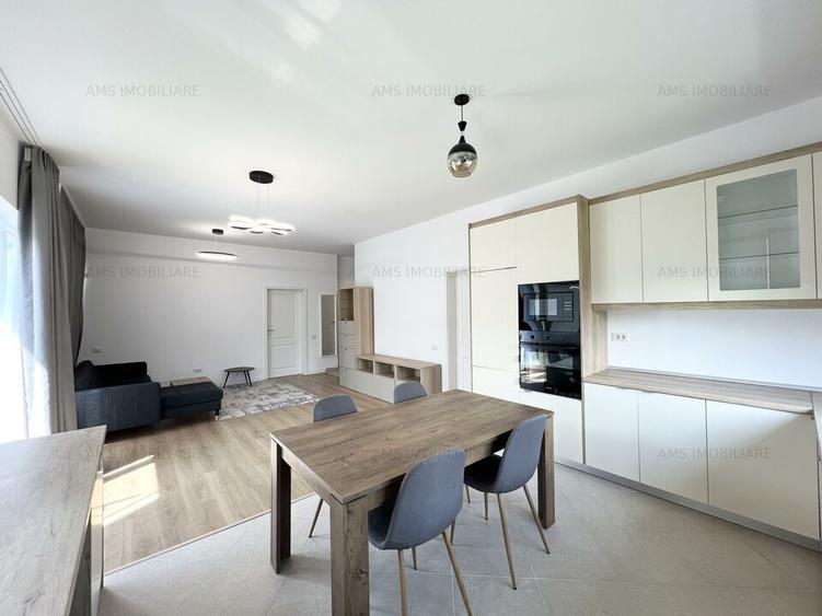 SUPERB / GRADINA GENEROASA / LOC PARCARE