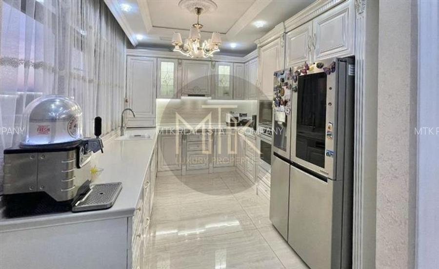 VILA DE LUX 8 camere, acces la lac privat | BANEASA