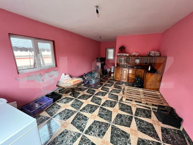 Casa semifinisata, 2 camere, 130 mp, cu spatiu comercial, zona Cepari
