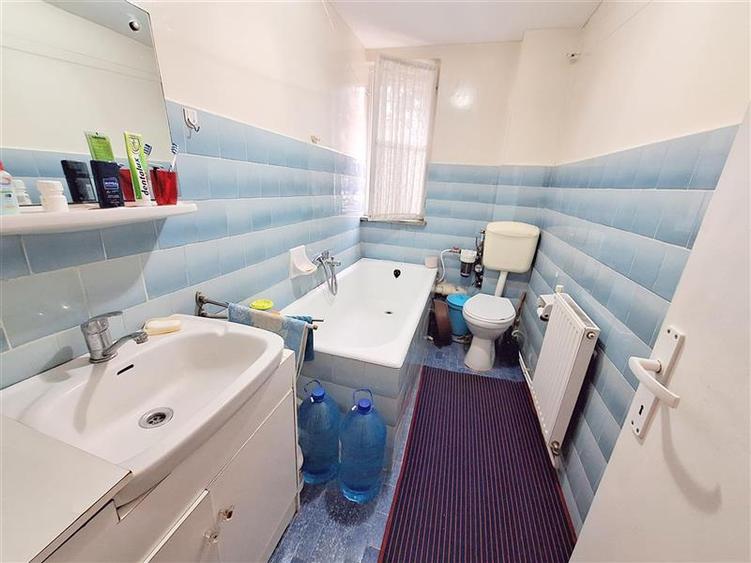Apartament 2 camere decomandat , zona Central