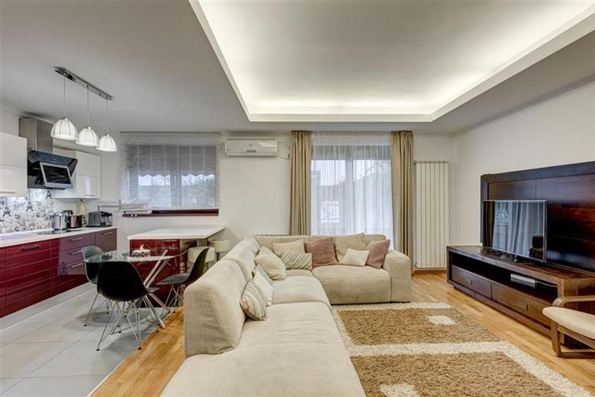 Apartament 4 camere cu gradina 84mp. Parcare.