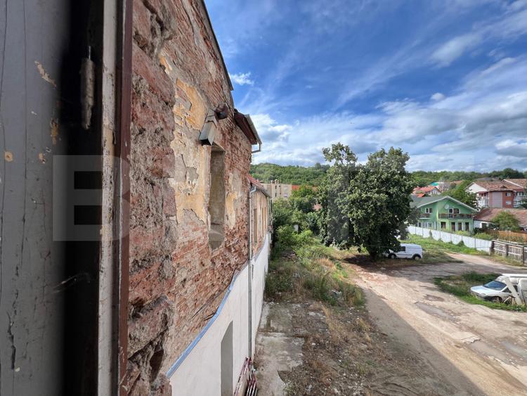 Hotel cu 44 camere, renovabil, poziționat ultracentral – oportunitate