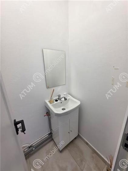 Spatiu comercial cu vad stradal si 3 locuri de parcare Brana Selimbar