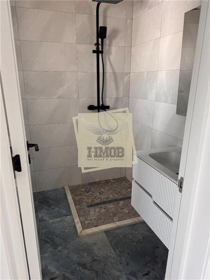 Casa cu 4 camere si 3 bai pretabila birouri in Sura  Mare