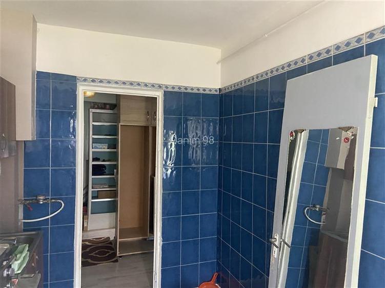 Apartament 2 camere ,etaj 1 din 4 , 54 mp, zona Inspectoratul Scolar, decomandat - 8