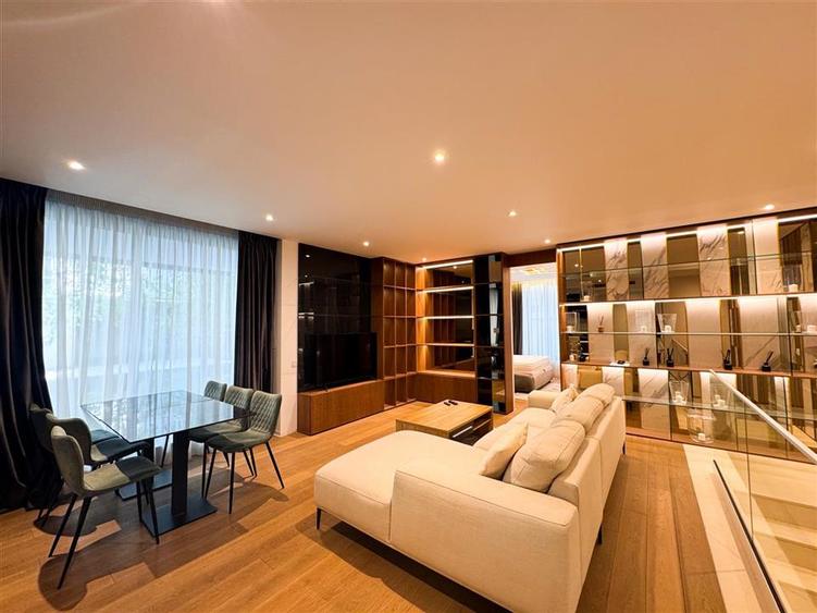 Apartament tip Duplex cu 4 camere de vanzare One Charles de Gaulle