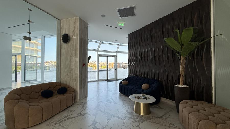 Apartament cu 3 camere direct in prima linie la mare White Sea