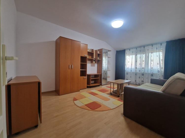 Navodari (Sud)- 2 camere decomandate 54mp, mobilat-utilat, 55.000euro