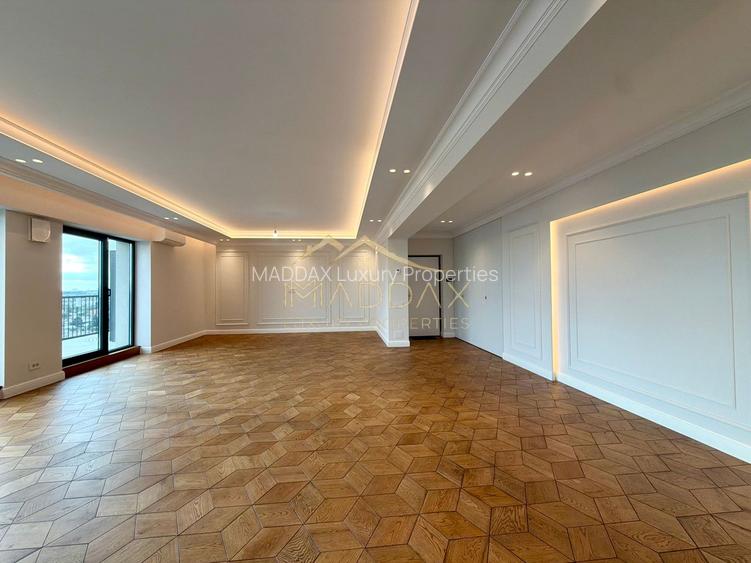 Penthouse cu 4 camere // terasă 70 mp / 200 mp / 3 parking / Straulesti