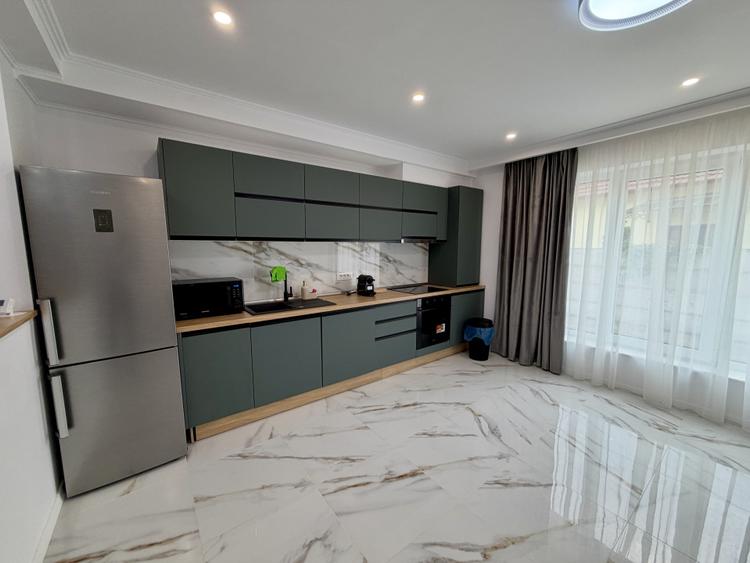 Apartament de închiriat | 2 camere | Zona - Centrală | Curte comuna | Parcare