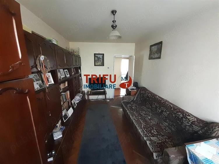 Apartament de vanzare 3 camere etaj intermediar