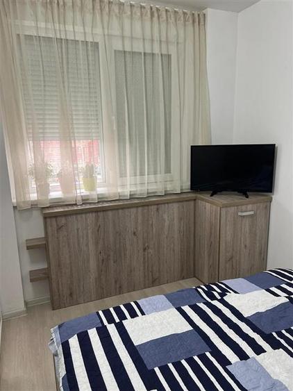Ap 1 camere transf. in 2 camere, etaj 2 cu lift Bariera, 49 mp Mobilat si Utilat